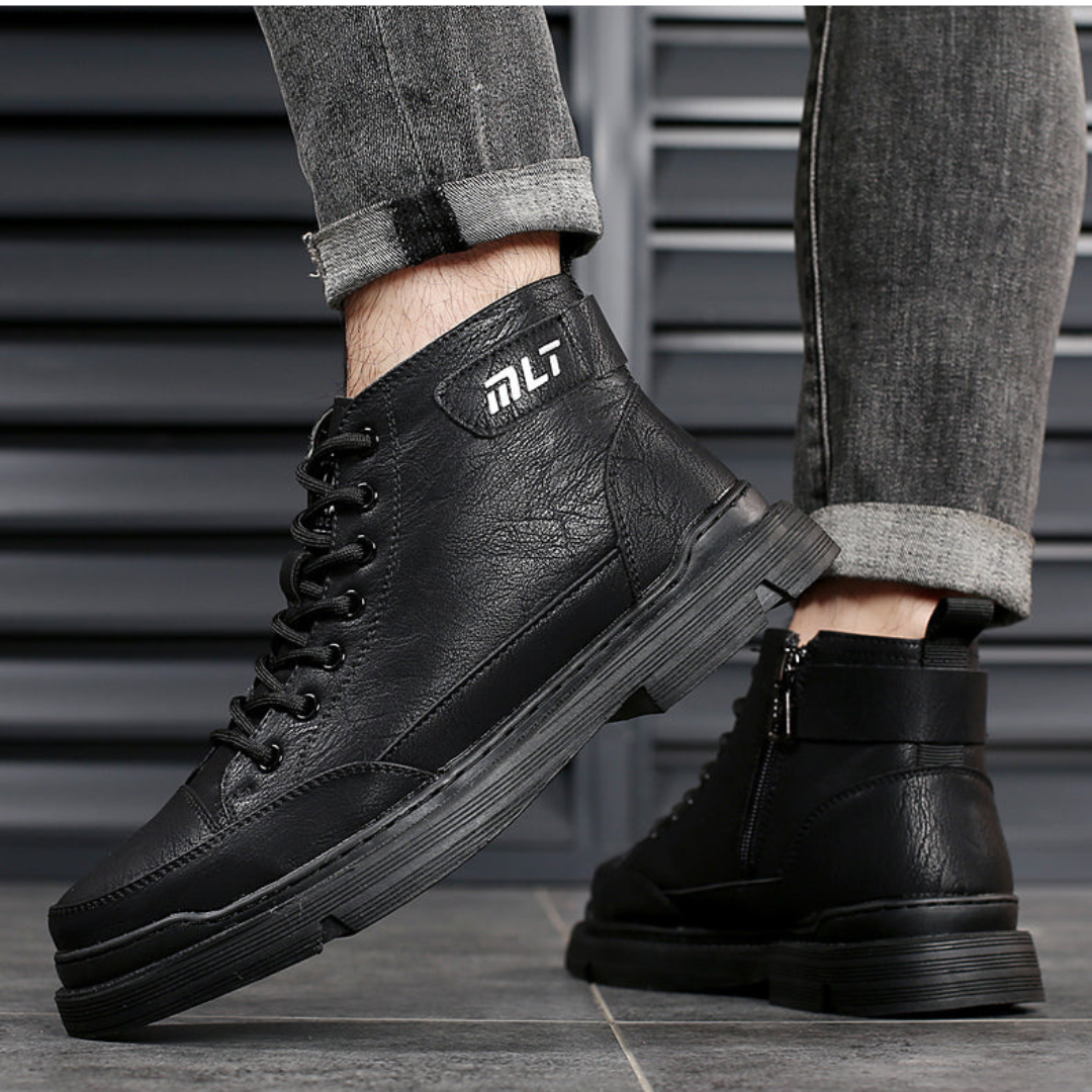 Botas de homem em pele com forro de lã