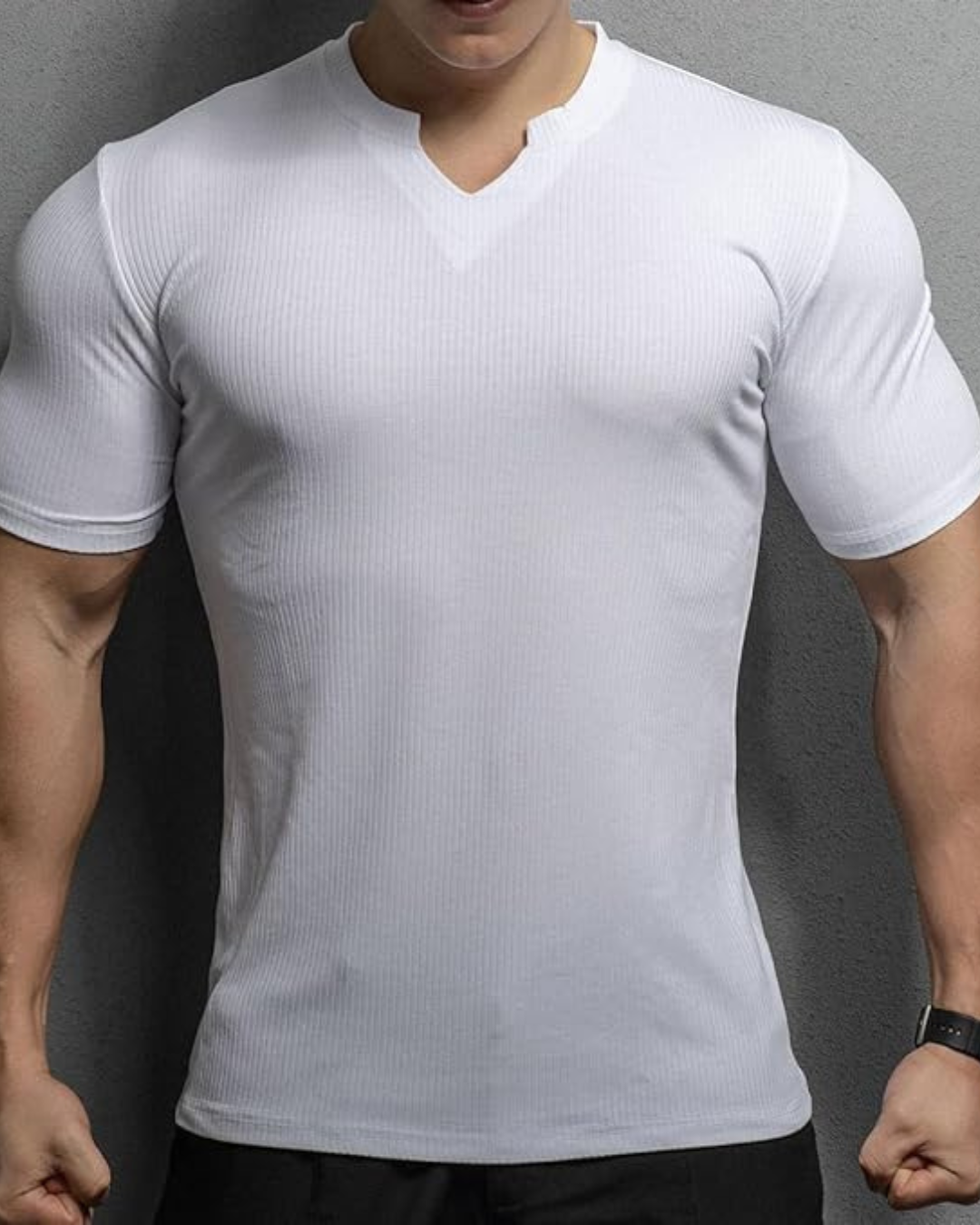 Camisola desportiva de manga curta, folgada, em algodão com decote em V, para homem