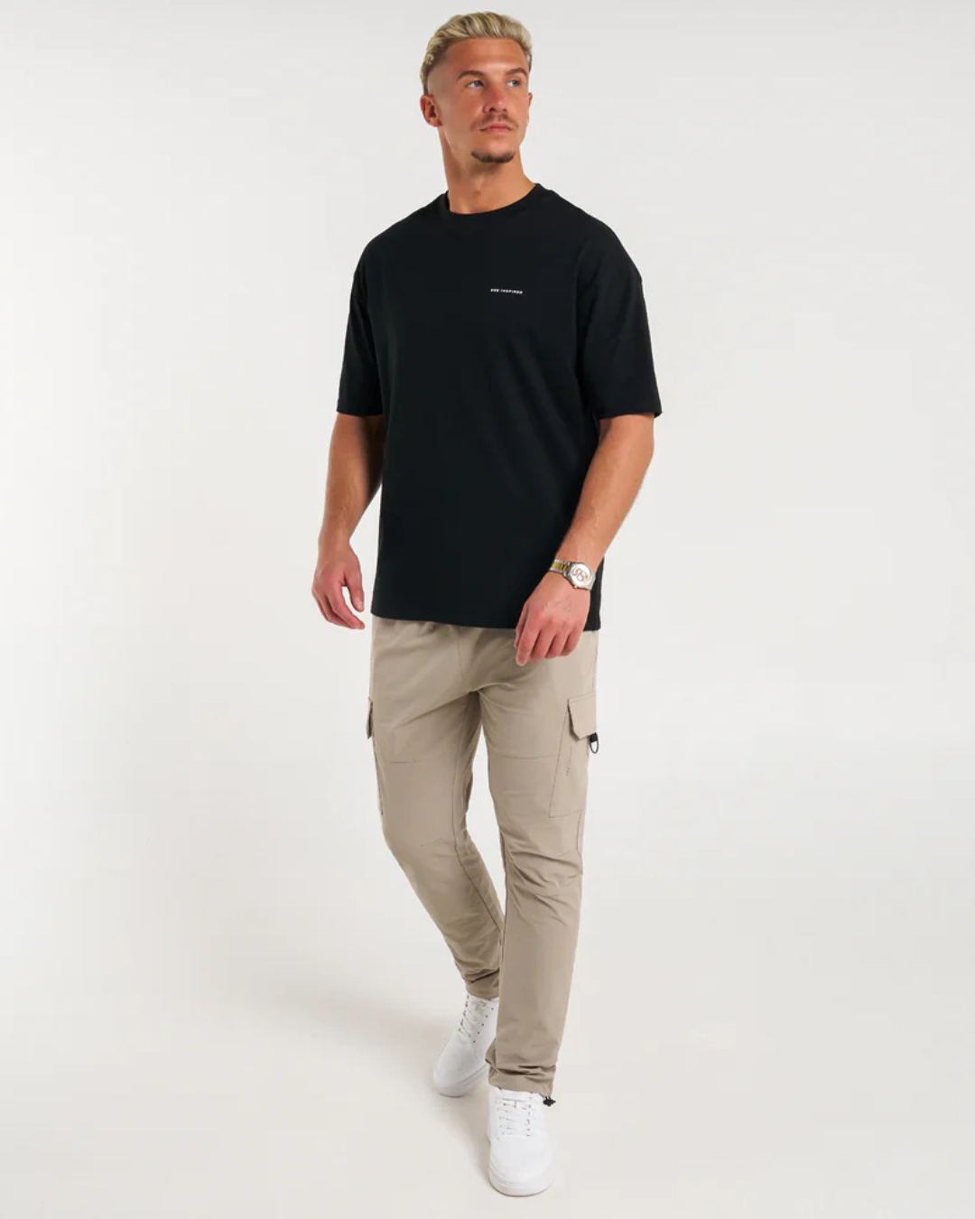 Calças Desportivas Cargo para Homem com Bolsos Laterais e Corte Justo