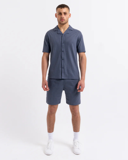 Conjunto de Homem em Tecido Macio com Camisola e Calções Ideal para o Verão