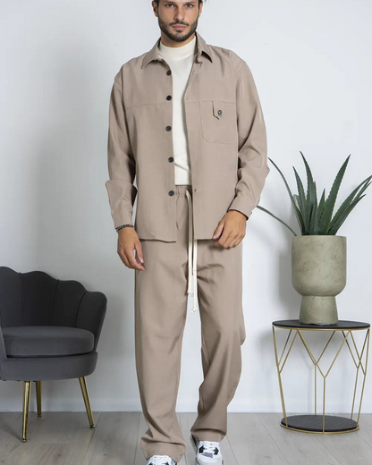 Conjunto Casual com Busto Abotoado e Calças de Tecido