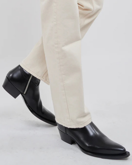 Botas Masculinas de Estilo Ocidental com Design Gravado Espírito Rebelde e Estilo Icónico