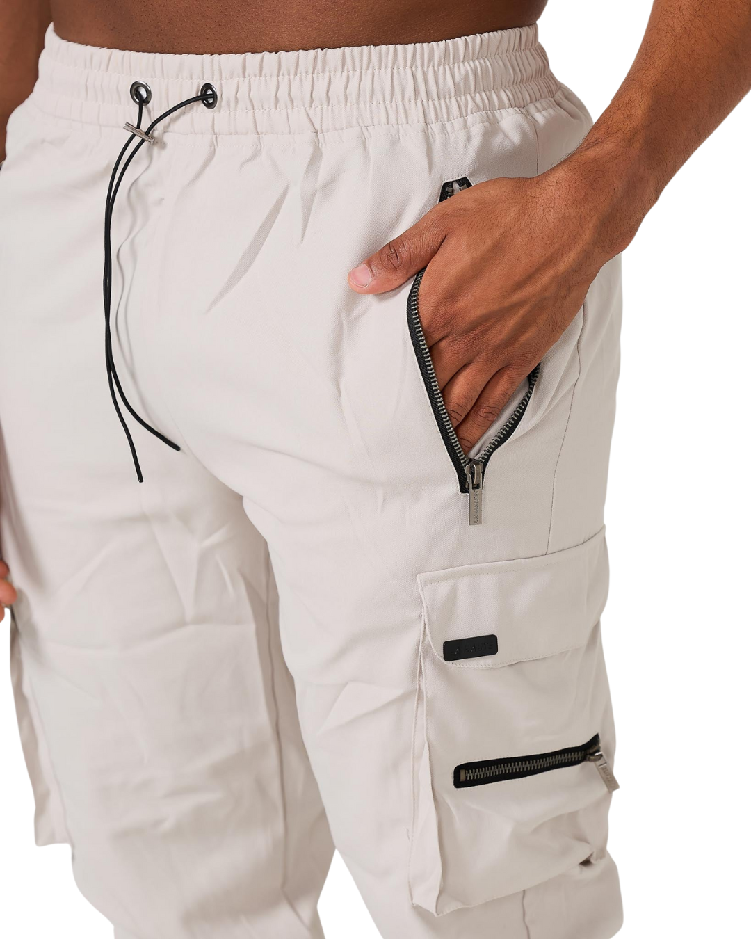 Calças Jogger com Bolsos de Carga e Cintura Ajustável com Cordão