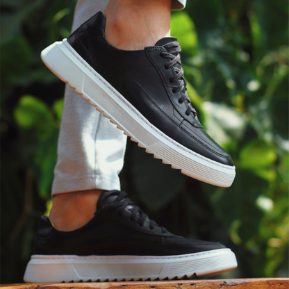 Sapatilhas de Couro Preto com Sola de Trator Antiderrapante para Homem