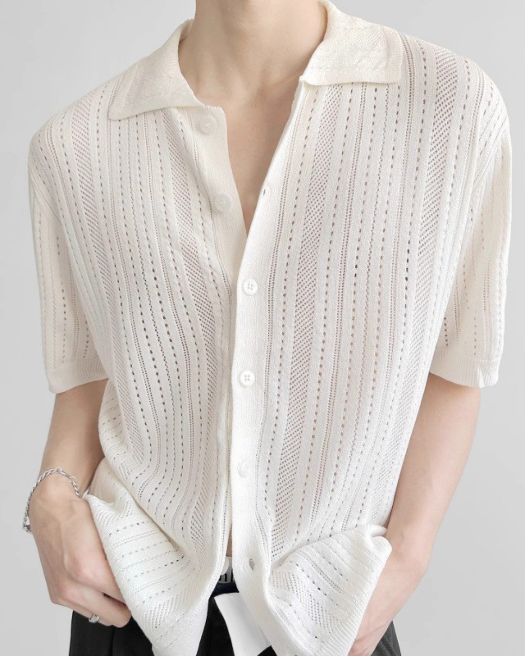 Camisa de verão em tecido com textura aberta