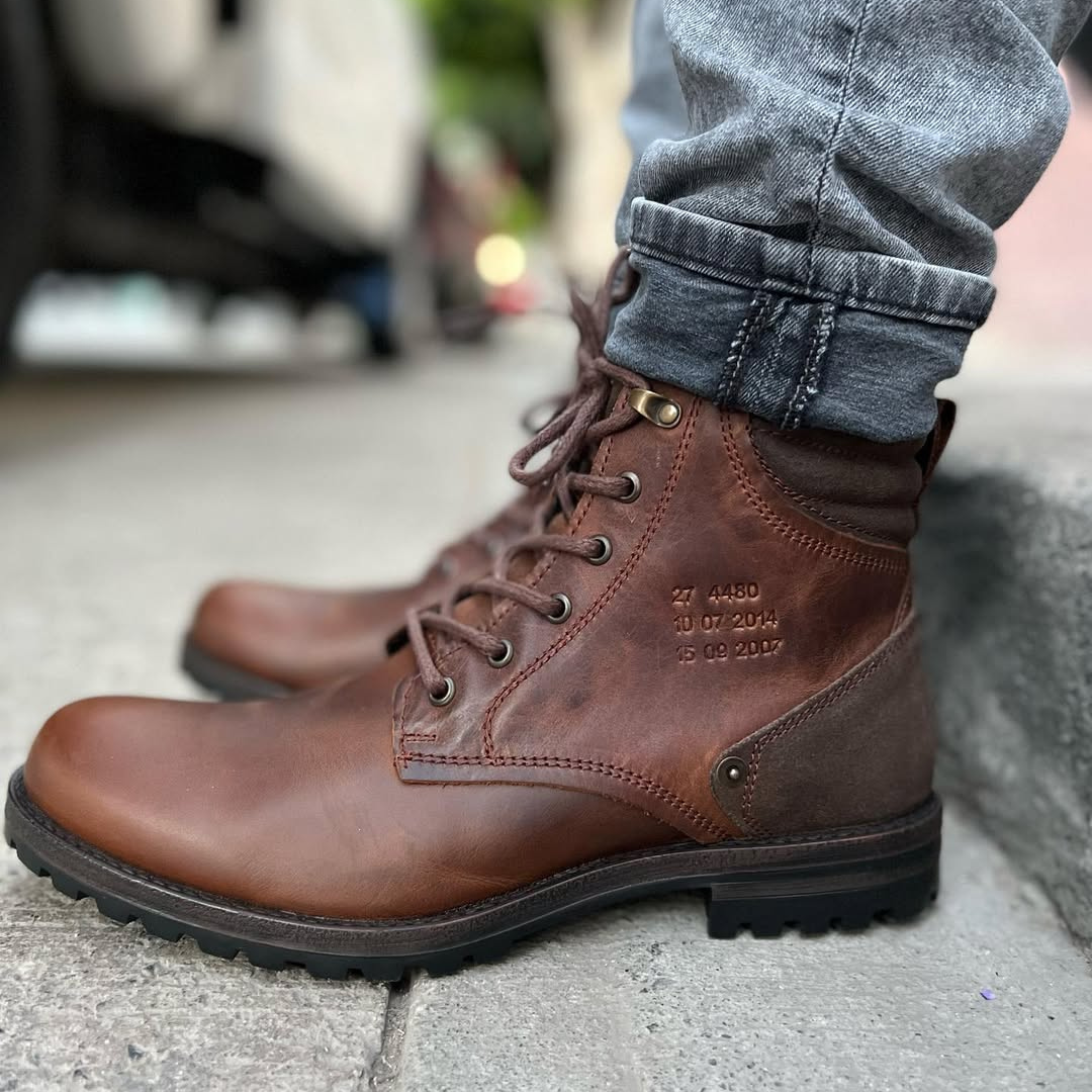 Botas vintage de couro para homem