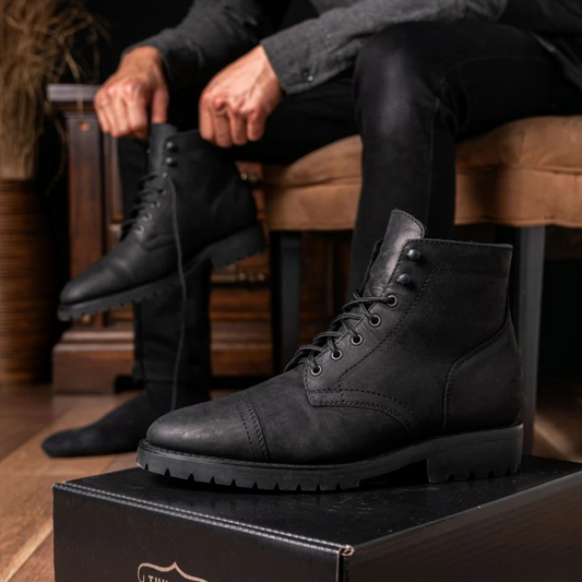 Bota Masculina de Cano Médio com Visual Urbano e Solado de Alta Performance