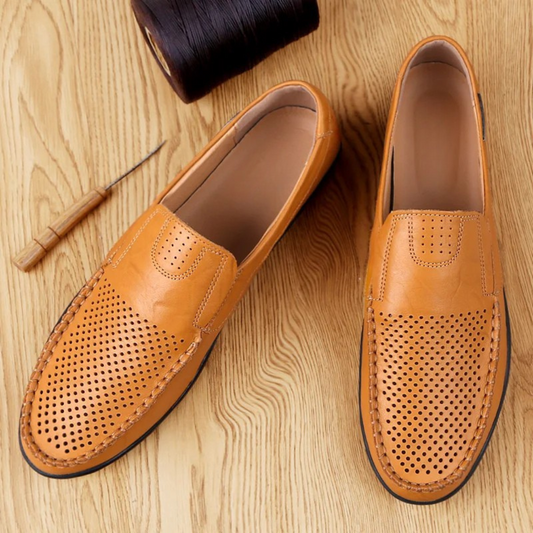 Mocassins casuais em pele com design respirável e sola ergonómica
