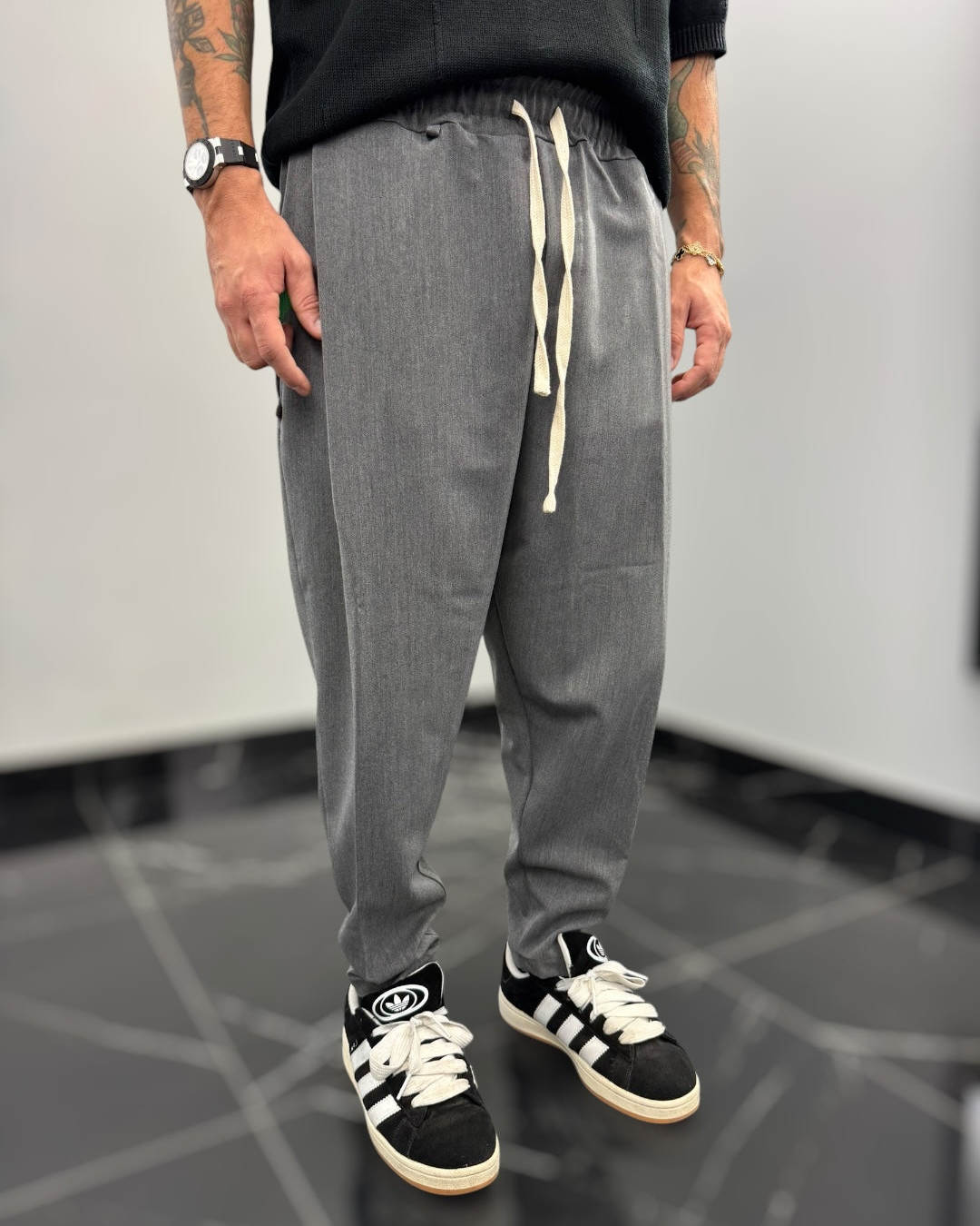 Calças Largas e Simples para Homem