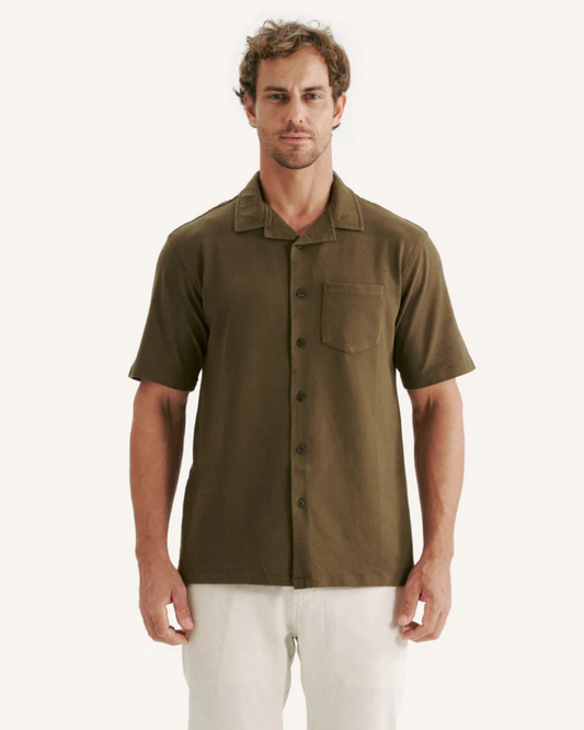 Camiseta de manga curta de linho com botões para homem