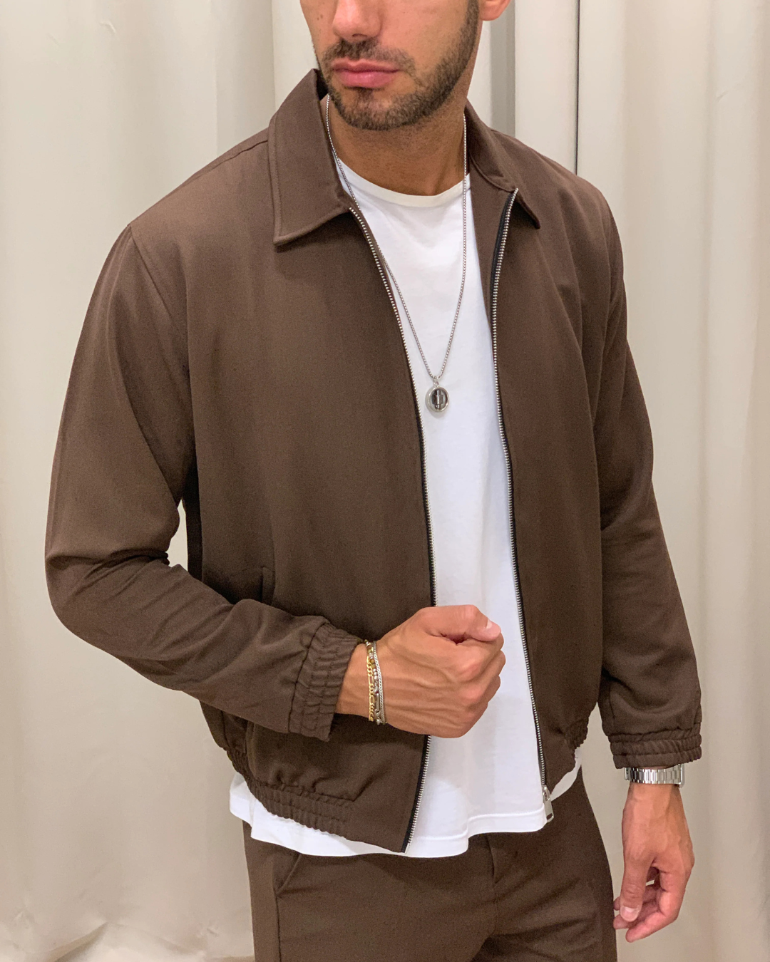 Conjunto de casaco e calças com design casual para homem