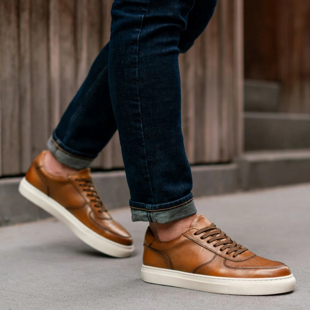 Sapatos de Estilo Clássico em Pele Italiana Macia para Homem