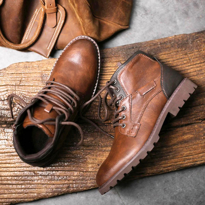 Botas de Couro Vintage com Sola Antiderrapante e Design Robusto
