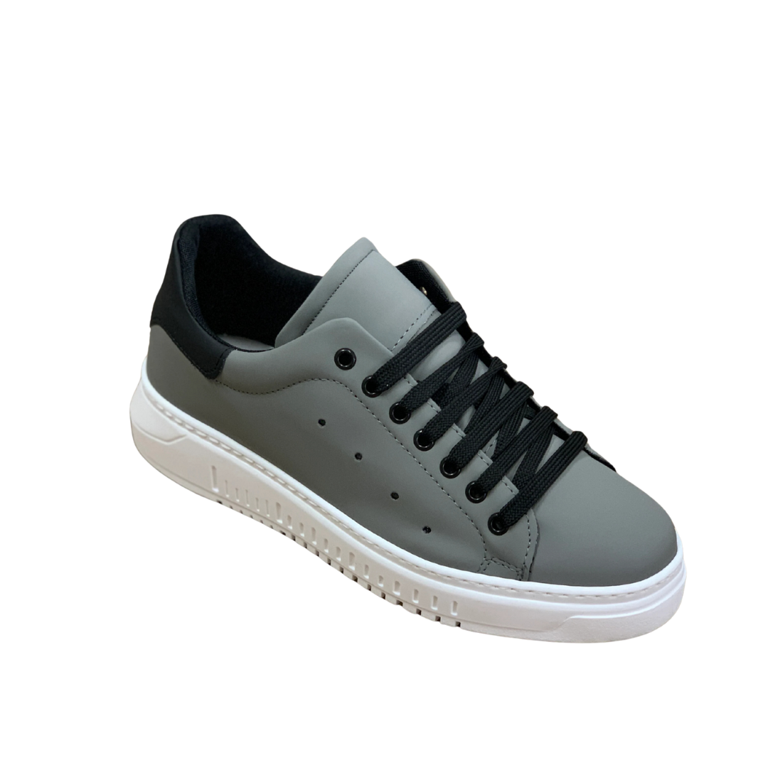 Sapatos de estilo urbano com sola robusta para homem