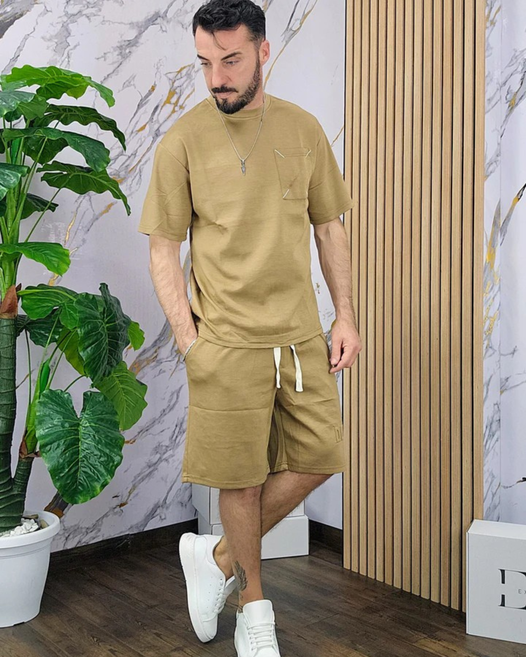 Conjunto Desportivo de Duas Peças em Tecido Respirável com um Ajuste Confortável para Homen