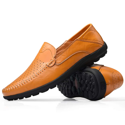 Mocassins casuais em pele com design respirável e sola ergonómica