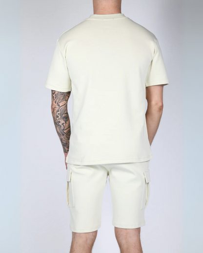 Conjunto de camiseta de gola redonda e calções com bolsos para homem