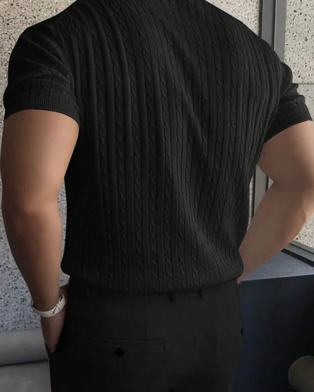 Camisa de manga curta com design respirável e estilo versátil