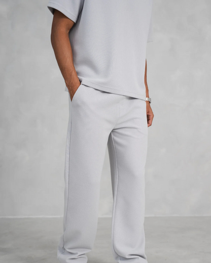 Conjunto de duas peças para homem com calças estilo joggers e t-shirt de manga curta