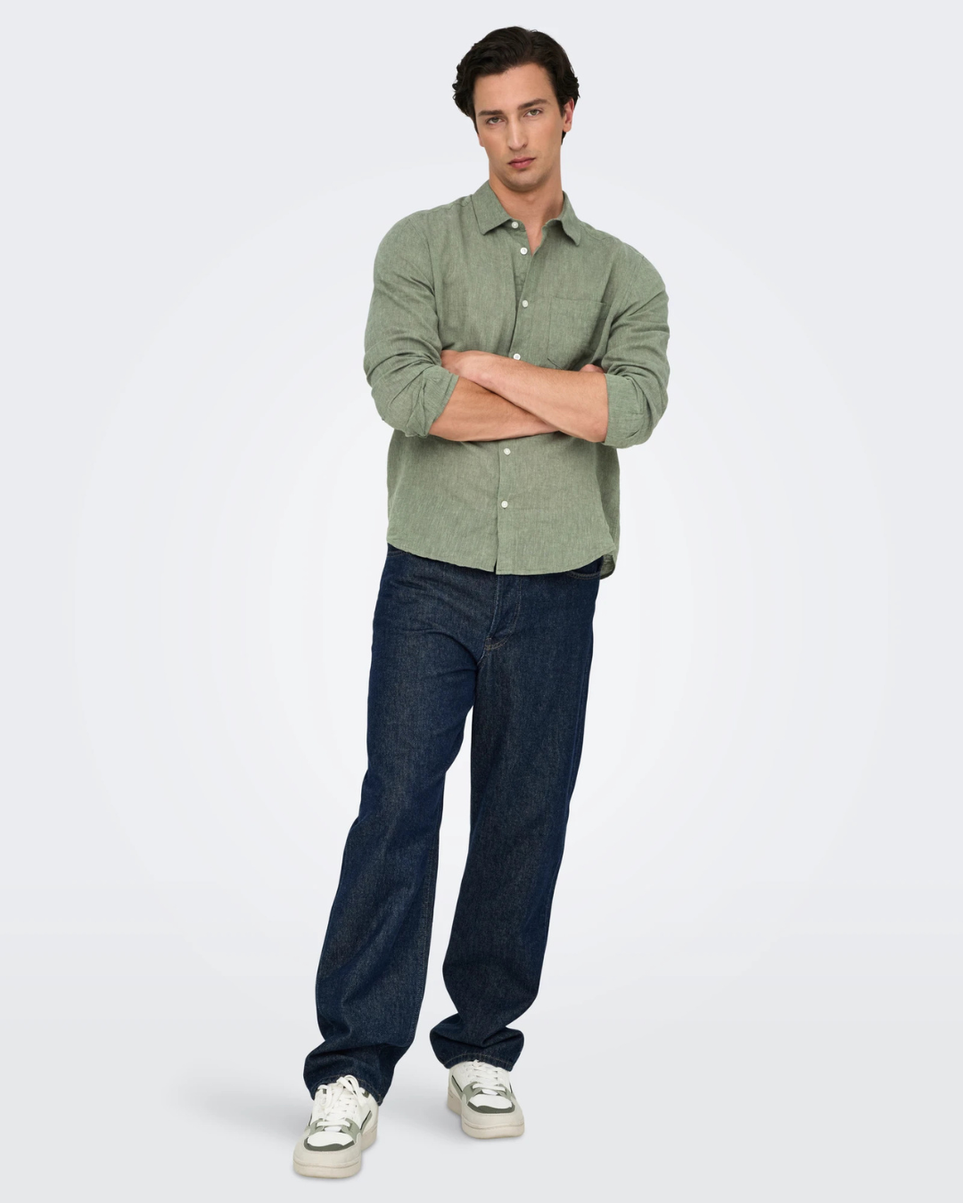 Camisa de manga comprida em tecido de linho para homem