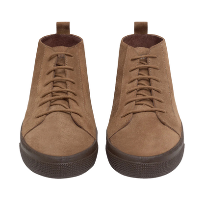 Bota Clássica com Design Minimalista e Acabamento em Camurça  para Homem