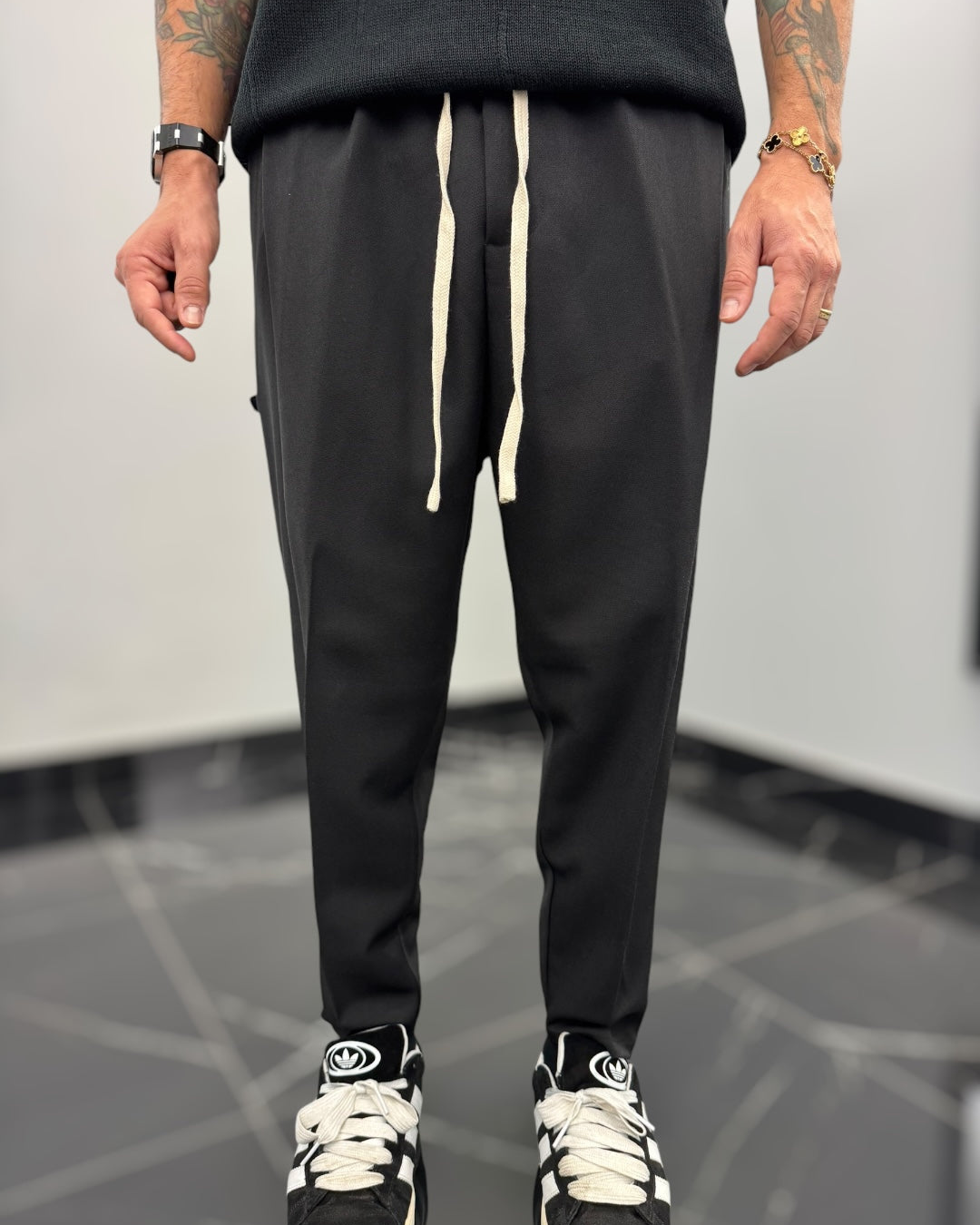 Calças Largas e Simples para Homem