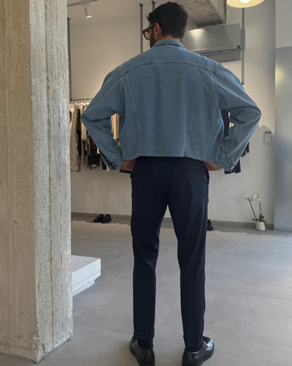 Jaqueta Jeans Cropped com Estilo Urbano