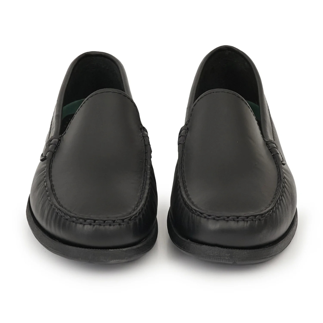 Sapatos mocassins clássicos para homem