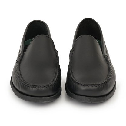 Sapatos mocassins clássicos para homem