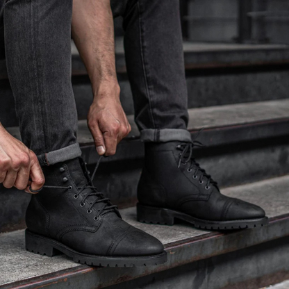 Bota Masculina de Cano Médio com Visual Urbano e Solado de Alta Performance