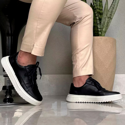 Sapatilhas de Couro Preto com Sola de Trator Antiderrapante para Homem