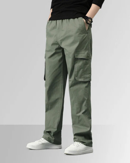 Calças confortáveis de corte holgado e com vários bolsos