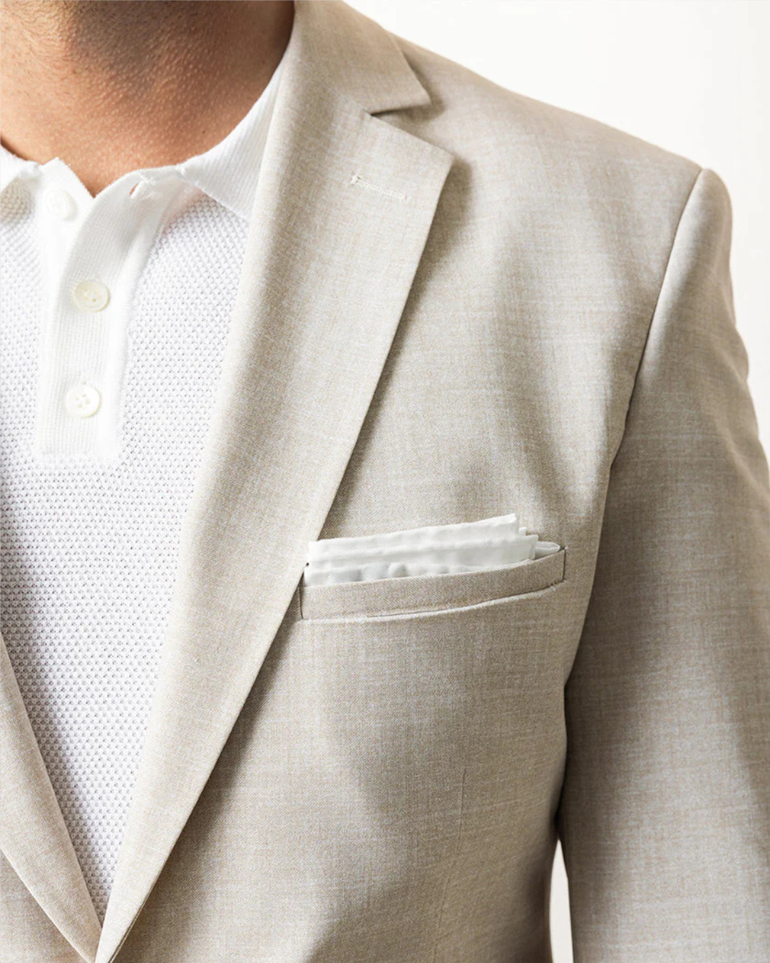 Conjunto de casaco e calças elegante para homem