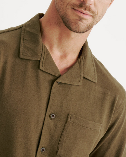 Camiseta de manga curta de linho com botões para homem