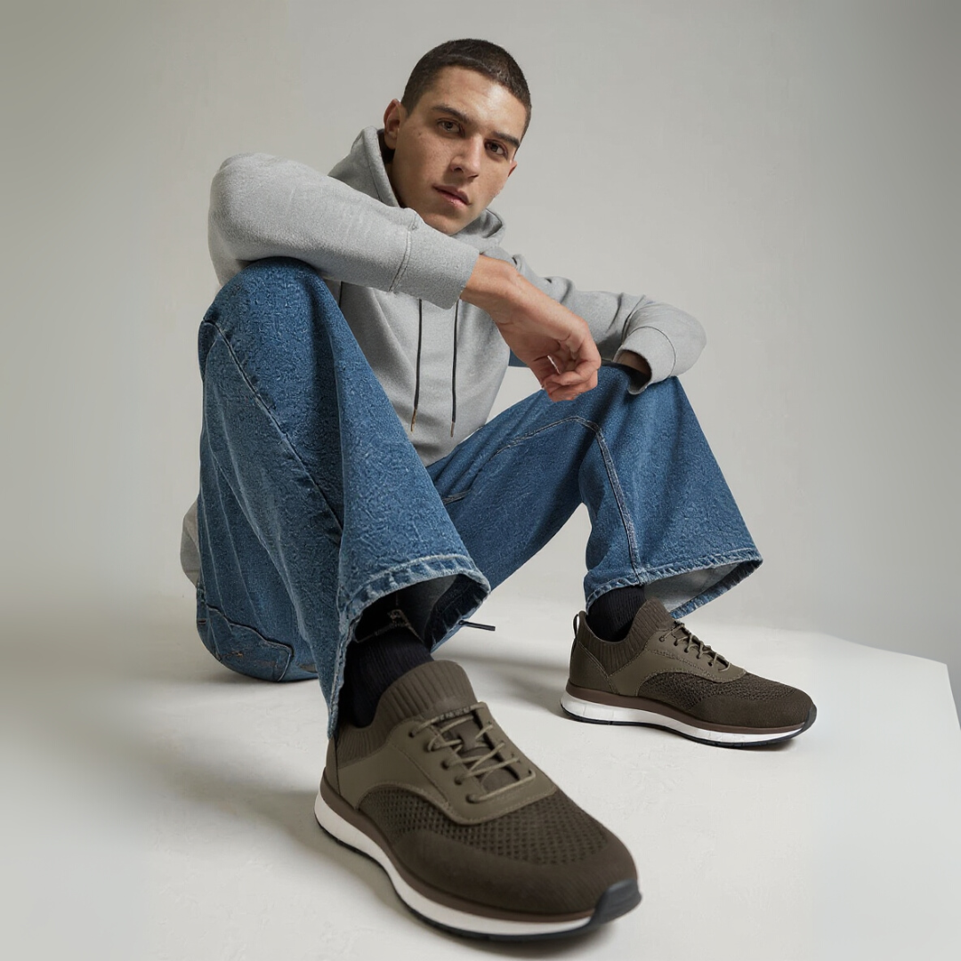 Sapatos com atacadores ergonómicos e sola antiderrapante