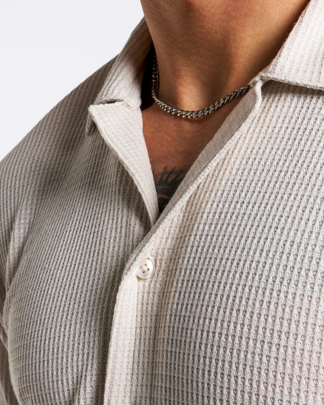 Conjunto de Homem em Tecido Macio com Camisola e Calções Ideal para o Verão