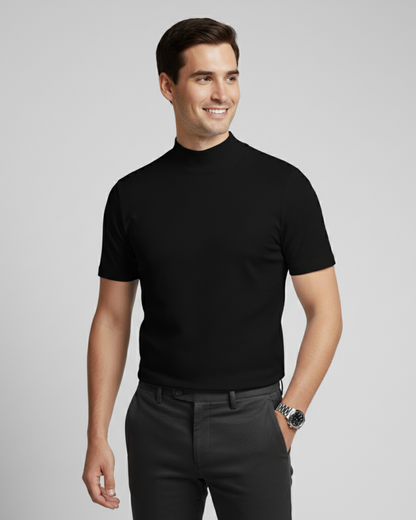 Camiseta masculina com gola alta e corte justo