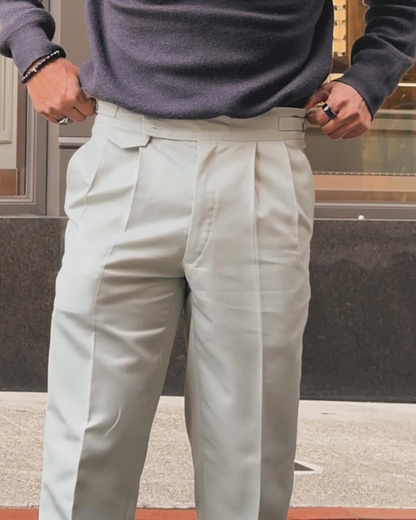 Calças sociais para homem com um corte moderno e elegante