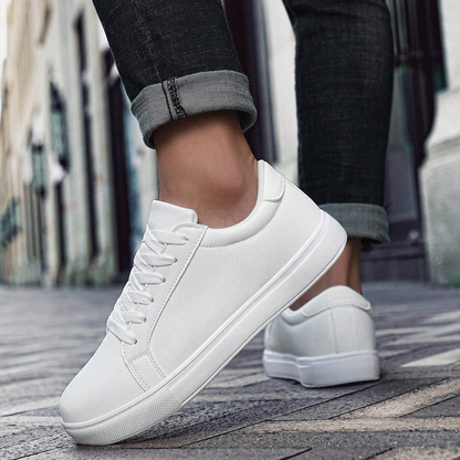 Sapatilhas Planas Brancas com Atacadores para Homem