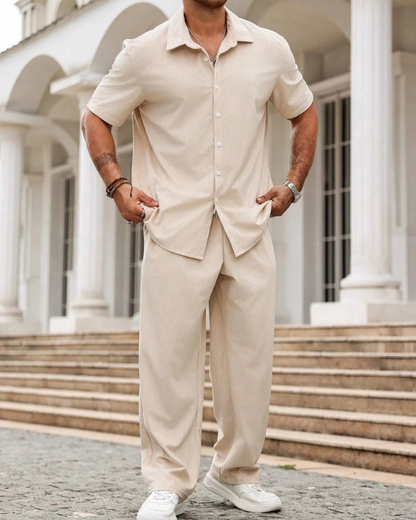 Conjunto casual de camisa de manga curta e calças para homem