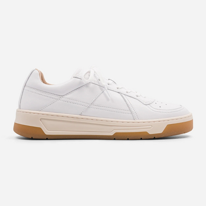 Sapatilhas Brancas com Sola Bege e Design Minimalista para um Look Urbano Versátil