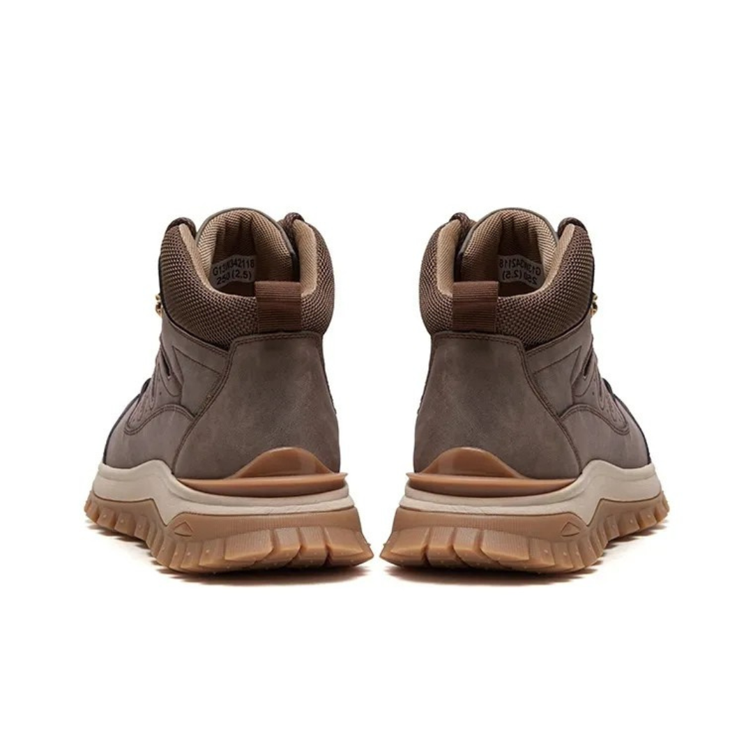 Botas estilo montanhista para homem com sola ergonómica