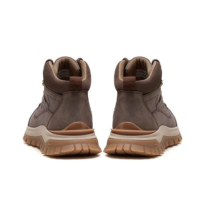 Botas estilo montanhista para homem com sola ergonómica