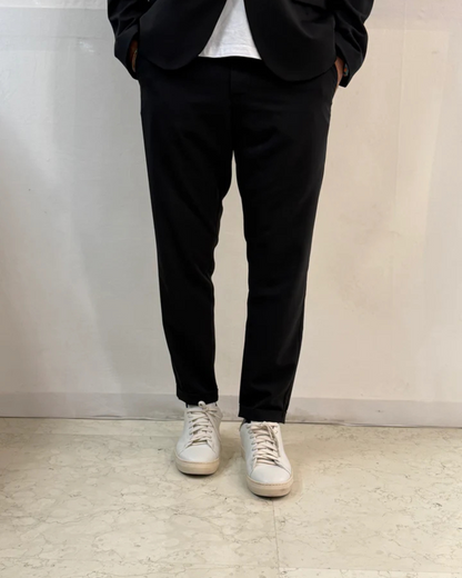 Conjunto elegante de duas peças com casaco e calças para homem