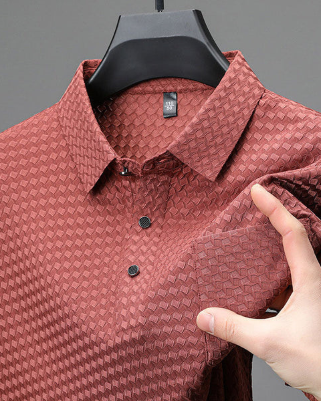 Camisa de Manga Curta Estruturada para Homem, com um Design Respirável e um Estilo Versátil