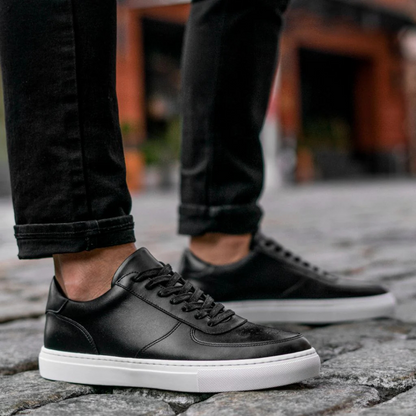 Sapatos de Estilo Clássico em Pele Italiana Macia para Homem