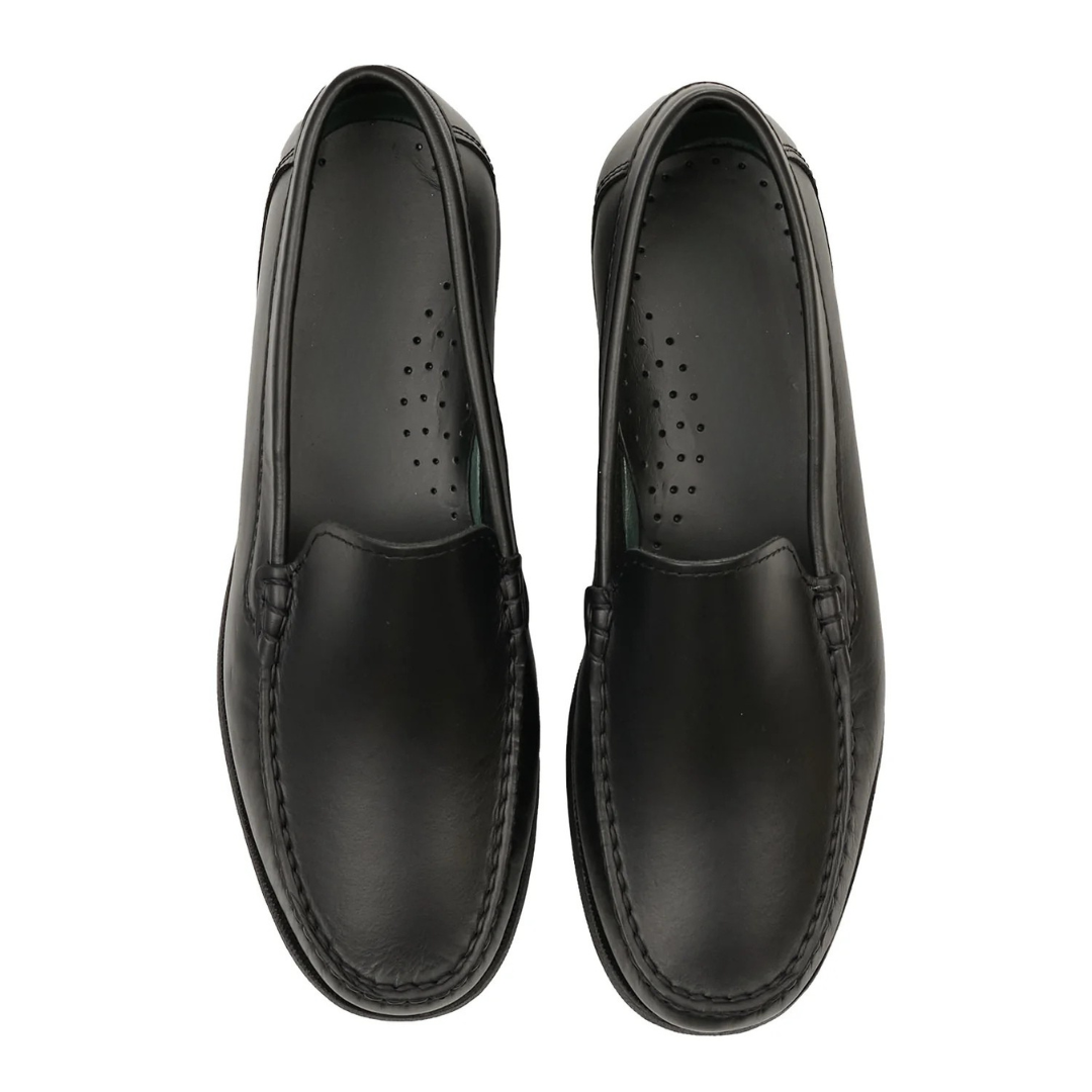 Sapatos mocassins clássicos para homem