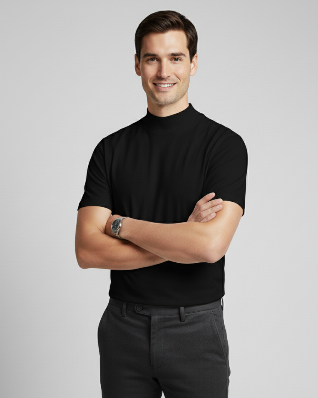 Camiseta masculina com gola alta e corte justo