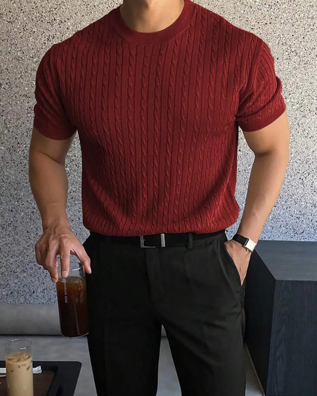 Camisa de manga curta com design respirável e estilo versátil