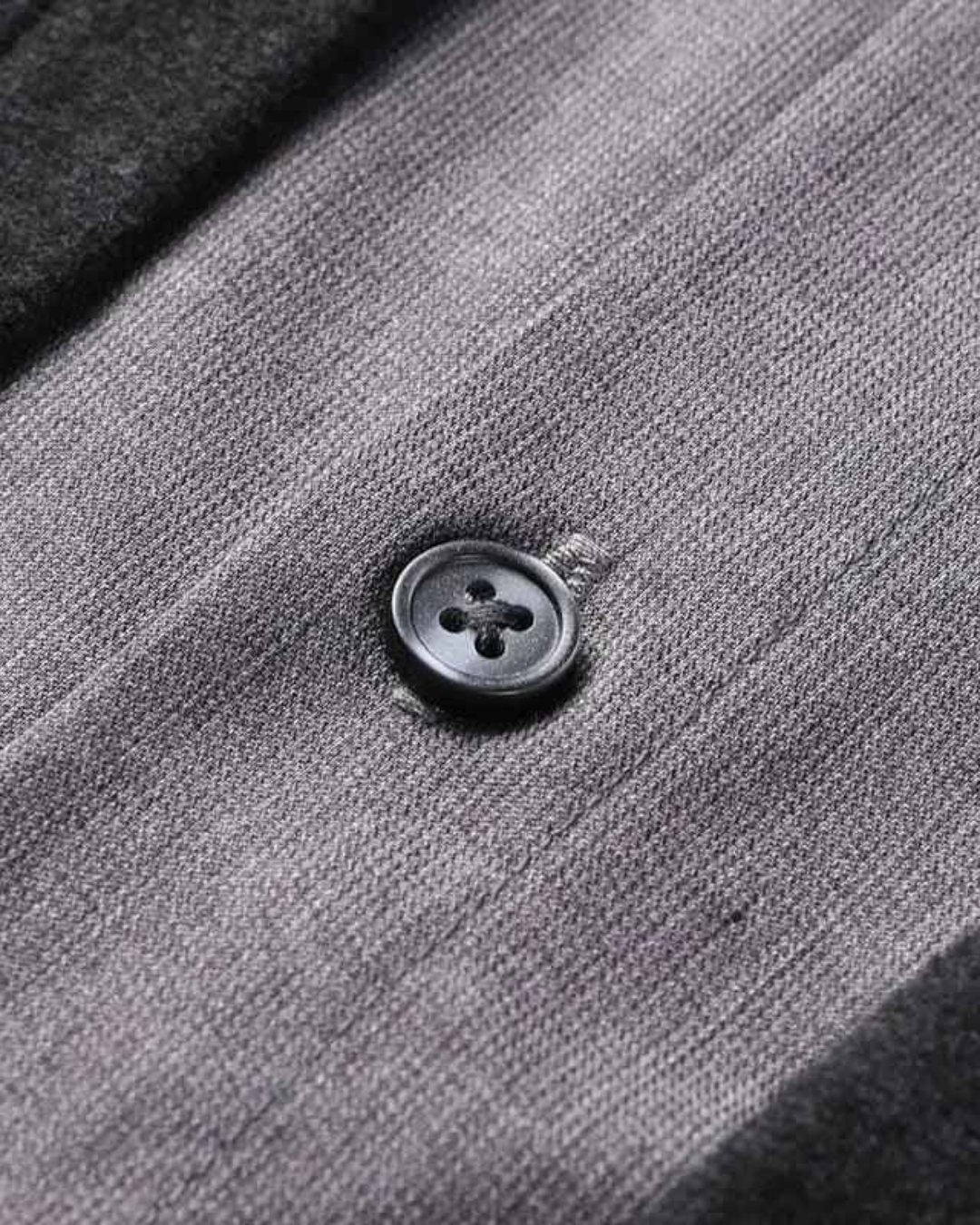 Camisa com Casaco de Malha Preto Integrado para Homem (OFERTA 2X1)